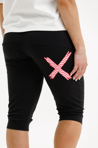 Apartment Pant 3/4 - Black With Cherry Blush Squiggle Cross