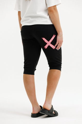 Apartment Pant 3/4 - Black With Cherry Blush Squiggle Cross