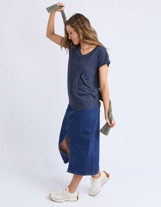 Manly Vee T-Shirt - Navy