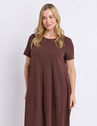 Elm Diana Short Sleeve Dress Chocolate, Full length view | AAAG