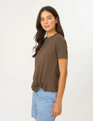 Stella + Gemma Kitty Tee Espresso, Angle view | AAAG