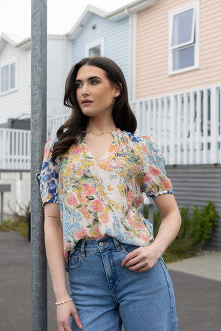 Seeking Lola Gardenia Top Floral Multi, Front view | AAAG