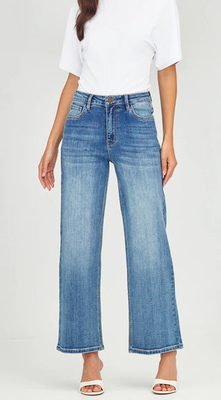 Maddie Mid Rise Short Stuff Jeans - Blue