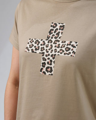 Ace Tee Leopard Cross - Sage