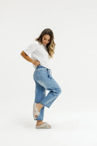 Homelee Barrel Jeans Sky Wash, Waist and drawstring detail | AAAG