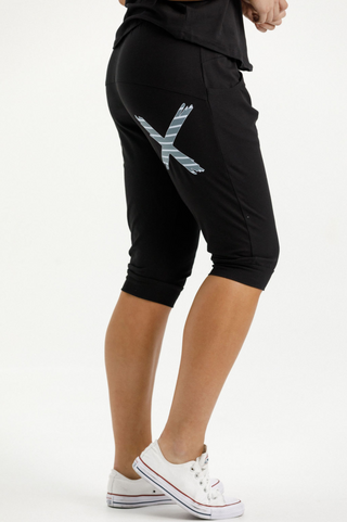 Apartment Pant 3/4 - Black With Storm Stripe Cross