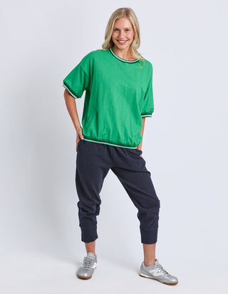 Elm Faye Short Sleeve Sweatshirt Green Briar, Side view | AAAG
