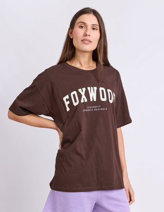 Foxwood Interval Short Sleeve Tee in Coffee Bean styled with casual bottoms