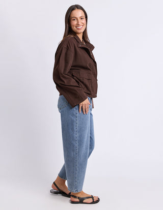 Elm May Jacket Chocolate, Detail cargo pocket | AAAG