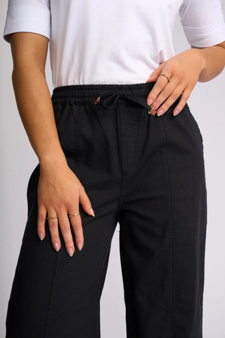 Vassalli Dione Pants Black, Back view | AAAG