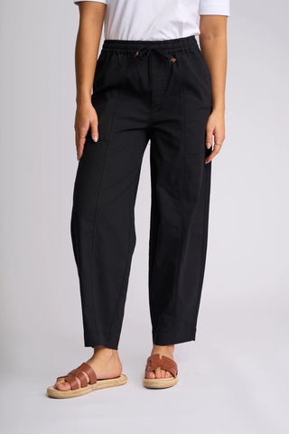 Vassalli Dione Pants Black, Front view | AAAG