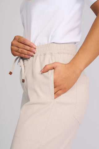 Vassalli Dione Pants Stone, Waist detail | AAAG